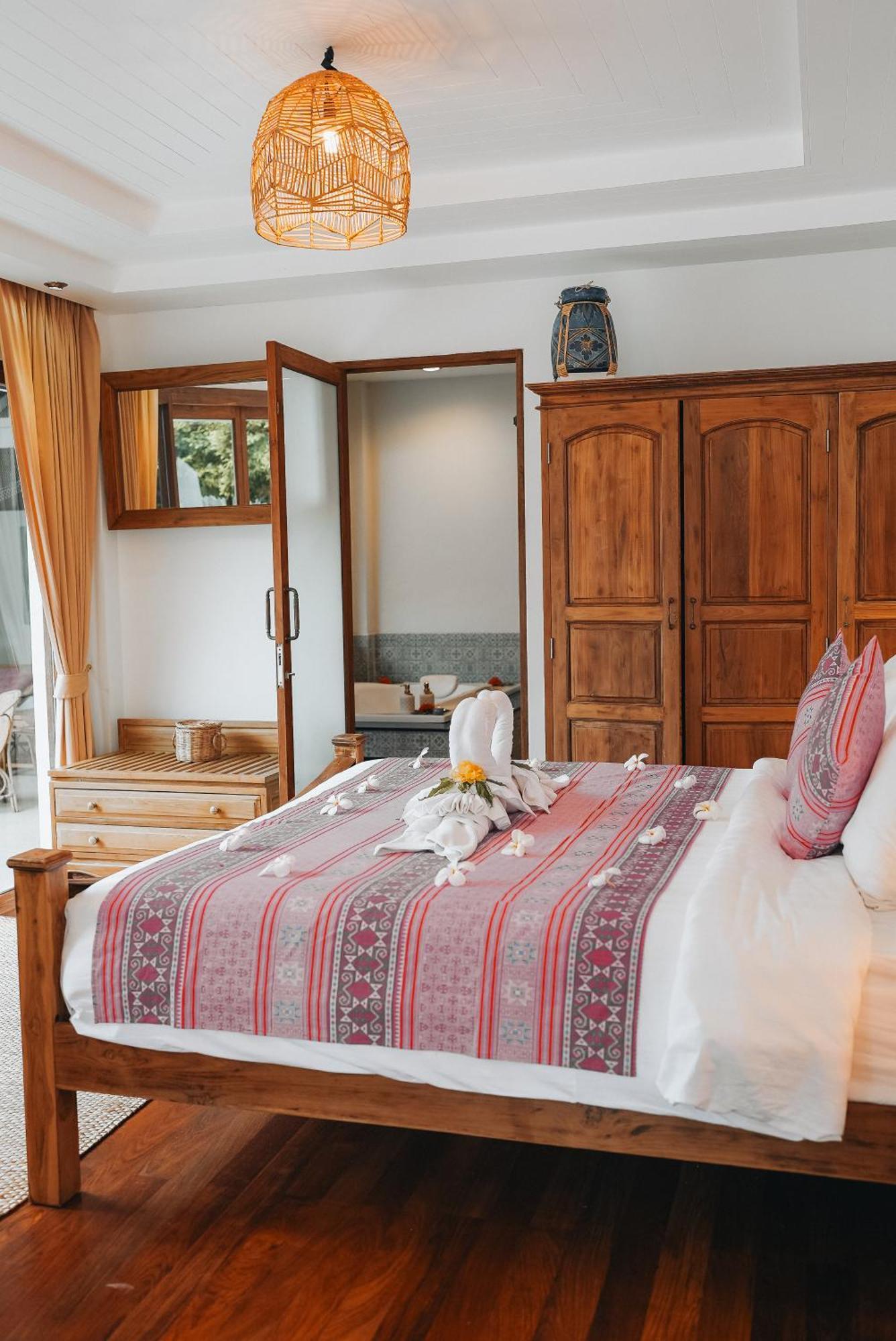 Soul Villas - Beachfront Private Pool Villas, Phuket Nature Retreat Cape Panwa Exterior photo